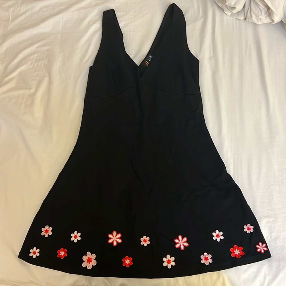 Dolls kill black mini v neck dress M